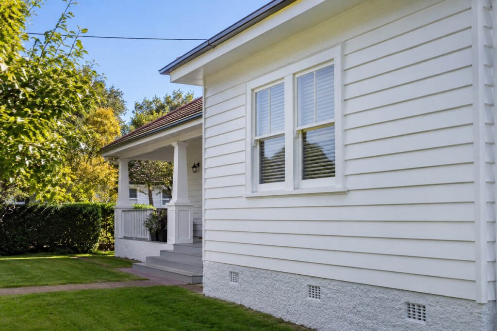 Composite Cladding vs Weatherboard: Which Is Right for Your Build? 1 composite cladding vs weatherboard 01